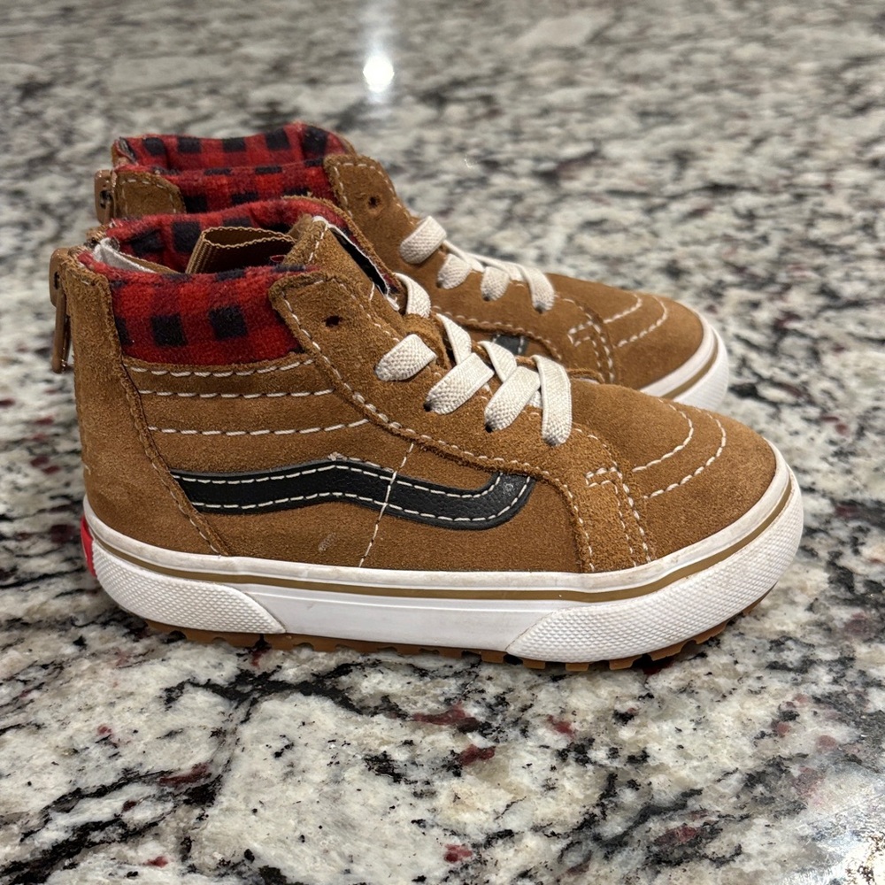 Vans Tan High-Top Sneakers made for the elements. Toddler size 6.5 EUC